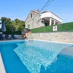 Apartment Luxury Aquarius - Beachside With Hot Tub Vodice