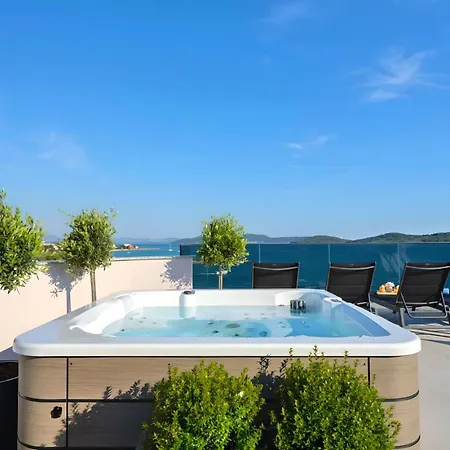 Luxury Aquarius - Beachside With Hot Tub * Vodice