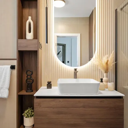 Luxury Aquarius - Beachside With Hot Tub Apartment *