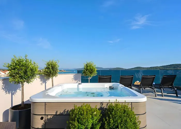 Luxury Aquarius - Beachside With Hot Tub * 沃迪切