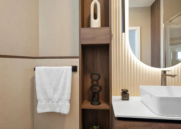 Luxury Aquarius - Beachside With Hot Tub Vodice