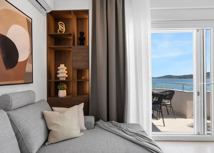 Luxury Aquarius - Beachside With Hot Tub Appartement