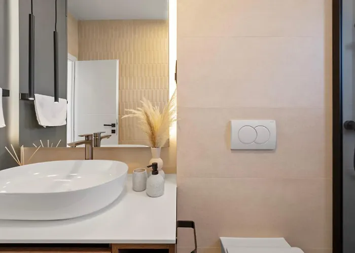 Luxury Aquarius - Beachside With Hot Tub Appartement Vodice