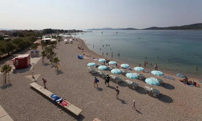 Luxury Aquarius - Beachside With Hot Tub *